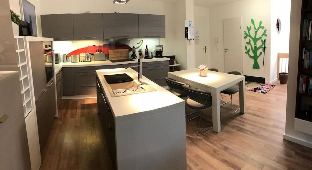 Exclusive Fewo In Warnemuende, 150M To The Beach, 2 Bathrooms, 2 Bedrooms, Sauna, Wifi And Much More. Rostock Exteriör bild